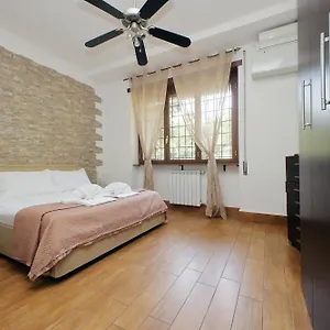 Vatican Flat Cozy With Private Court , Roma Italia